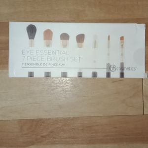 🔥Eye essentials 7 piece brush set